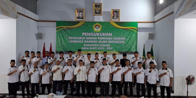 Pengukuhan Pengurus DPD LDII Kabupaten Subang masa bakti 2024-2029, di Griya Mansurin Cisaga, Subang, Jawa Barat pada Senin (11/11). Foto: LINES