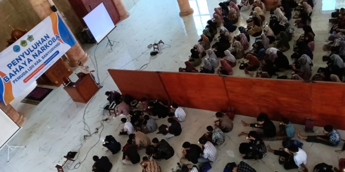 DPD LDII Banyuwangi bekerja sama dengan BNNK Banyuwangi menggelar penyuluhan tentang bahaya narkotika pada Minggu, (17/11). Foto: LINES