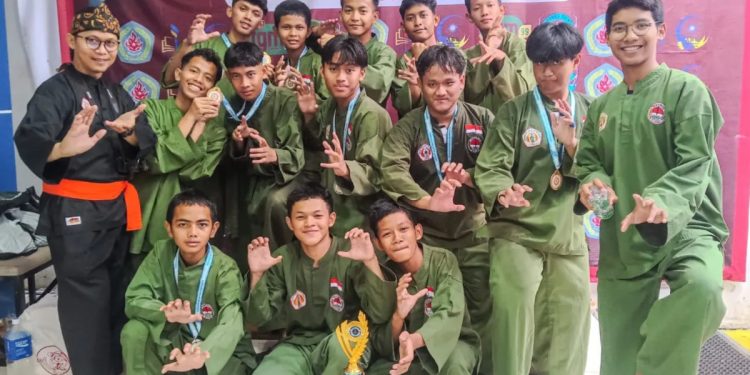 SMA Generus Mandiri mencatatkan prestasi dalam ajang Heroes Invitation 2 yang diselenggarakan oleh Perguruan Silat Rajawali. Foto: LINES