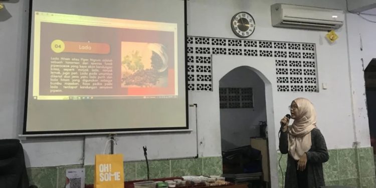 Generus PAC LDII Bojong Gede menyelenggarakan keputrian dengan tema “Mengenal Bumbu Dapur”, pada Sabtu, (9/11). Foto: LINES