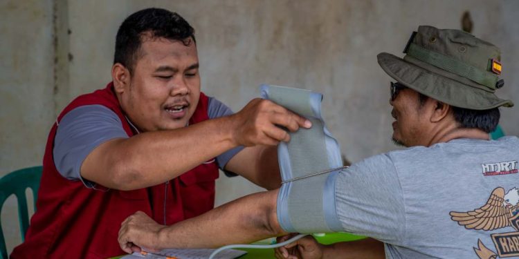 Pemeriksaan kesehatan di Baksos LDII Kab Jombang. Foto: LINES.