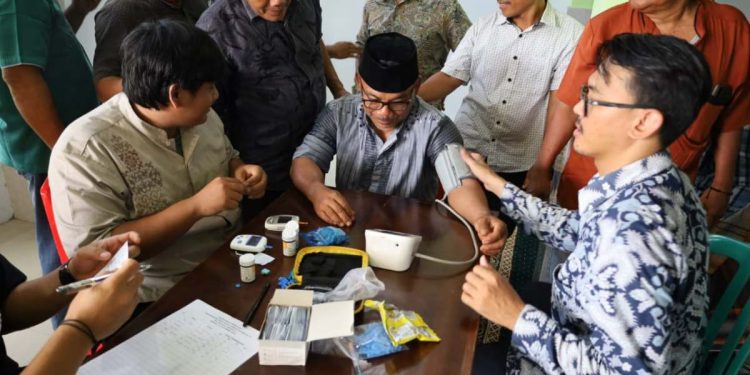 DPD LDII Kota Bengkulu bekerja sama dengan Dinas Kesehatan Provinsi Bengkulu dan Puskesmas Sawah Lebar melaksanakan Road Show Bulan Bakti Kesehatan Nasional. Foto: LINES.