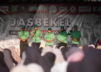 Ponpes Al Ubaidah Helat Jalan Sehat Peringati Hari Pahlawan