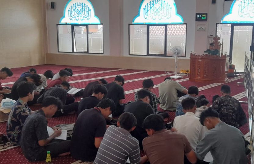 DPD LDII Kabupaten Bandung menyelenggarakan kegiatan asrama generasi penerus (generus) secara serentak di seluruh Pimpinan Cabang (PC) yang tersebar di wilayah Kabupaten Bandung. Foto: LINES.