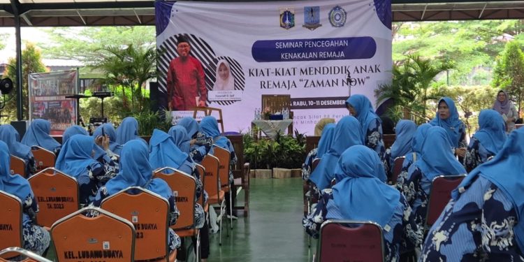 Pembina Kesejahteraan Keluarga (PKK) Kelurahan Lubang Buaya bekerja sama dengan Yayasan Ponpes Minhaajurryosidiin  menggelar seminar bertajuk "Kiat-Kiat Mendidik Anak Remaja Zaman Now". Foto: LINES