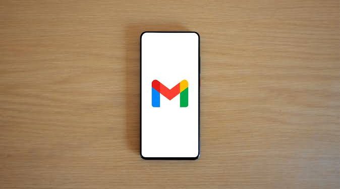 FBI kembali mengeluarkan peringatan terkait peningkatan ancaman penipuan melalui email dan website. Foto: LINES