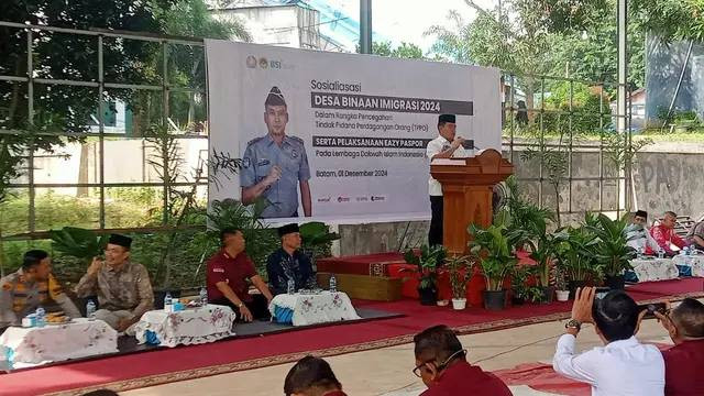 Direktur Jenderal Intelijen Imigrasi, Irjen Pol Anom Wibowo berkunjung ke Ponpes Abdul Dhohir, naungan DPD LDII Kota Batam, pada Minggu (1/12). Foto: LINES.
