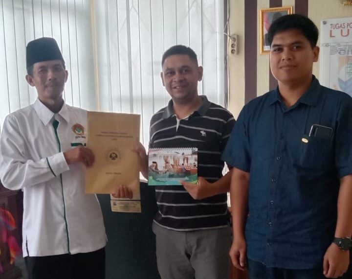 Pengurus Anak Cabang (PAC) LDII Kelurahan Cibeureum silaturahmi dengan Lurah Cibeureum, Ferry Supriyadi, pada Kamis, (26/12). Foto: LINES.