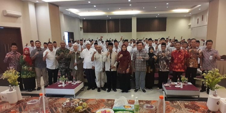 Badan Kesatuan Bangsa dan Politik (Kesbangpol) bersama DPD LDII Kabupaten Demak menggelar kegiatan Focus Group Discussion (FGD) bertema “Ciptakan Kondusivitas Wilayah Pasca Pilkada Kabupaten Demak Tahun 2024”. Foto: LINES