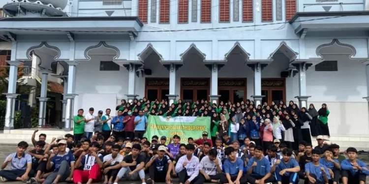 Dinas Kesehatan (Dinkes) Kota Kediri bersama DPD LDII Kota Kediri menyosialisasikan “Gerakan Masyarakat Hidup Sehat (Germas) dan Cek Kesehatan”. Foto: LINES