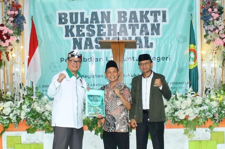 Peringati Hari Kesehatan Nasional (HKN) ke-60, DPD LDII Kabupaten Garut menggelar berbagai kegiatan sosial pada Sabtu (30/11), di Kompleks DPD LDII Kabupaten Garut. Foto: LINES