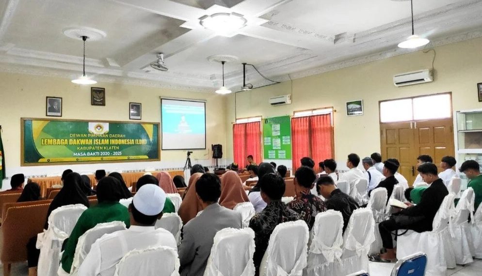 DPD LDII Klaten, bekerja sama dengan Forum Komunikasi Kesehatan Islam (FKKI), mengikuti Webinar Pelatihan Bantuan Hidup Dasar (BHD) pada Sabtu, (30/11). Foto: LINES