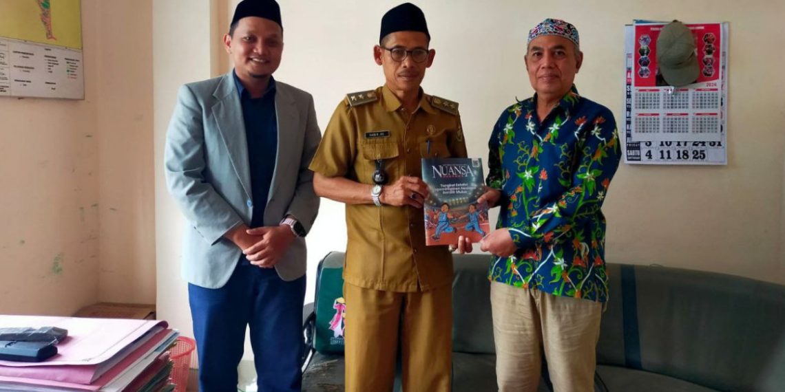impinan Anak Cabang (PAC) LDII Kelurahan Sumur Batu, Bandar Lampung, silaturahim dengan Lurah Sumur Batu dan Lurah Kupang Teba pada Selasa, (3/12). Foto: LINES