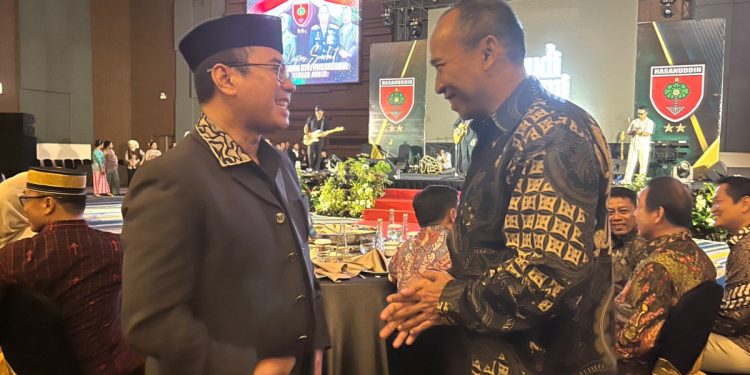 Pengurus DPW LDII Provinsi Sulawesi Selatan menghadiri undangan malam pisah sambut Panglima Kodam XIV/Hasanuddin di Hotel Four Points by Sheraton, Kota Makassar, Sulawesi Selatan, Kamis (2/1) malam. LDII Sulawesi Selatan siap berkolaborasi dengan Kodam XIV/Hasanuddin. Foto: LINES.