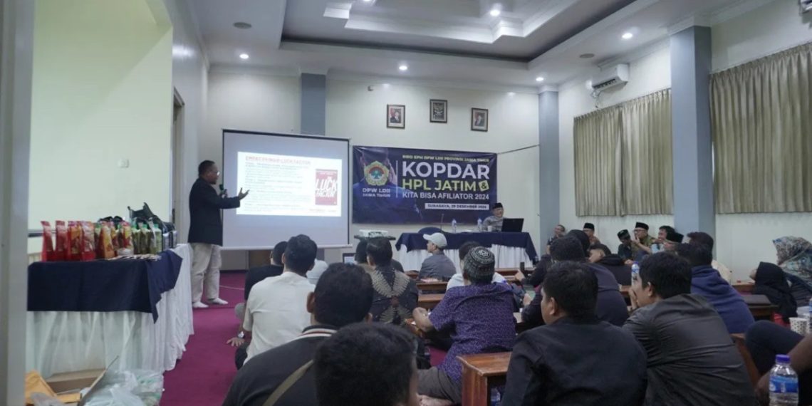 Pendiri Tractorindo Group, Jarot Warjito, membagikan strategi penting untuk memperkokoh pola pikir dalam mendukung pertumbuhan bisnis, khususnya dalam menghadapi tantangan ketidakpastian global. Foto: LINES