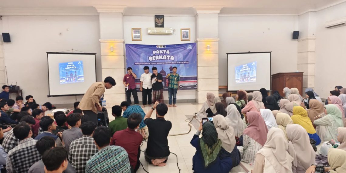 Remaja LDII Kebon Jeruk, Jakarta Barat dan Teluk Jambe Karawang menghadiri Pengajian Akhir Tahun di GSG Mambaul Huda, Kebon Jeruk, Jakarta Barat. Foto: LINES
