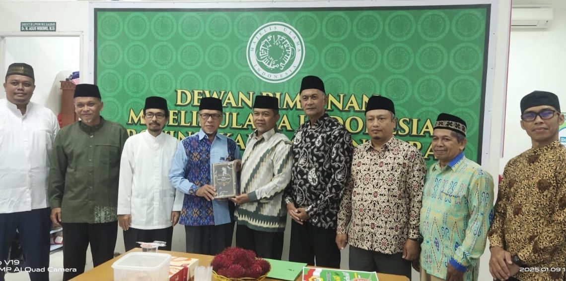 DPW LDII Kalimantan Barat (Kalbar) melakukan silaturrahim dengan MUI Kalbar di kompleks Masjid Mujahidin, Pontianak, pada Kamis (9/1). Foto: LINES