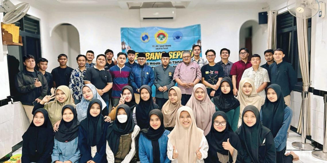 Menutup akhir tahun 2024, pemuda LDII Tanah Abang, Jakarta Pusat menggelar Pengajian Akhir Tahun (PAT) bertema "Kerjasama Muda-mudi Tanah Abang Sukseskan Pengajian Akhir Tahun" (Kembang Sepatu). Foto: LINES