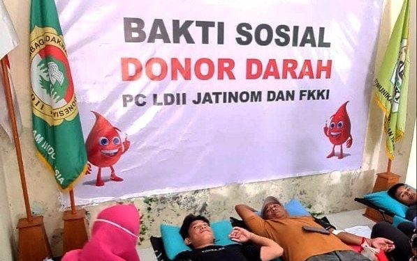 Untuk mendukung kebutuhan stok darah dan meningkatkan kepedulian sosial, PC LDII Jatinom, bekerja sama dengan Forum Komunikasi Kesehatan Islam (FKKI). Foto: LINES.