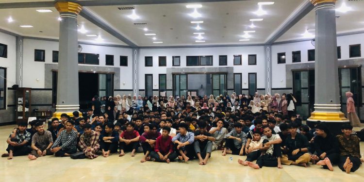 DPD LDII Kabupaten Cianjur menyelenggarakan pengajian akhir tahun pada Selasa malam, 31 Desember 2024 hingga 1 Januari 2025. Foto: LINES.