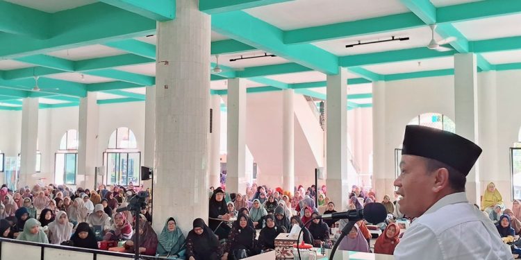 Mantan Kapolrestabes Makassar Brigjen Pol Mokhamad Ngajib menghadiri pengajian rutin bulanan yang diselenggarakan oleh DPD LDII Kota Makassar. Foto: LINES.