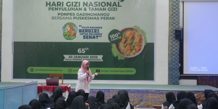 Pondok Pesantren Gadingmangu bekerja sama dengan Puskesmas Perak, Jombang, Jawa Timur memperingati Hari Gizi Nasional pada Senin (20/1/2025). Foto: LINES.