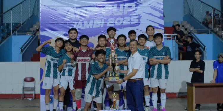 SMA Tri Sukses Boarding School (TSBS) naungan DPW LDII Jambi, meraih juara satu turnamen futsal "AFP CUP Jambi 2025". Foto: LINES
