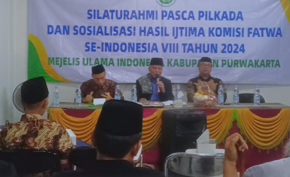 Ketua DPD LDII Kabupaten Purwakarta, Susilo Agus Budiyono menghadiri “Sosialisasi Hasil Ijtima' Ulama Komisi Fatwa MUI se-Indonesia VIII Tahun 2024”, yang diselenggarakan di AMIK YPAT Purwakarta. Foto: LINES.