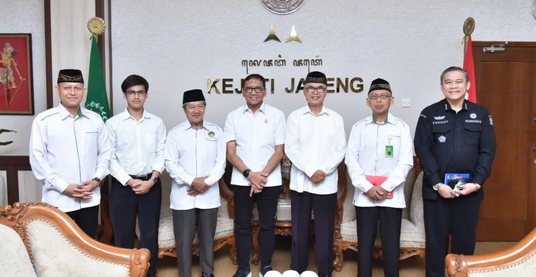 Pengurus DPW LDII Jawa Tengah melakukan audiensi dengan Kepala Kejaksaan Tinggi (Kejati) Jawa Tengah, Ponco Hartanto, pada Rabu (8/1). Foto: LINES