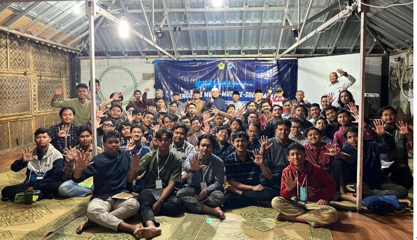 Lembaga Dakwah Islam Indonesia (LDII) Surakarta, melalui Penggerak Pembina Generus (PPG) Solo, menggelar kegiatan Latihan Dasar Kepemimpinan (LDK) bagi para pengurus muda-mudi. Foto: LINES