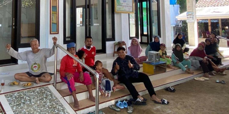 Warga PAC LDII Tawangsari dan Kulwaru menggelar kerja bakti massal pada Minggu (19/1) di Kulon Progo, Daerah Istimewa Yogyakarta (DIY). Foto: LINES