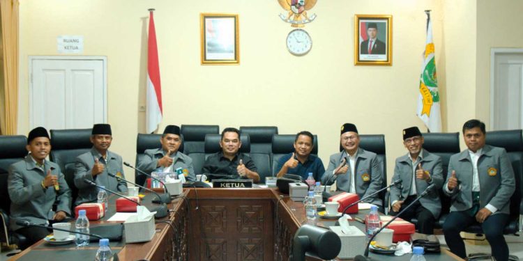 DPW LDII Provinsi Kalimantan Timur (Kaltim) audiensi dengan Dewan Perwakilan Rakyat Daerah (DPRD) Kaltim pada Selasa (11/2). Foto: LINES.