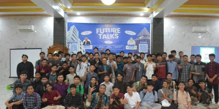 DPD LDII Kota Bekasi menggelar seminar bertajuk "Future Talks 2025" pada Minggu (2/2). Foto: LINES.