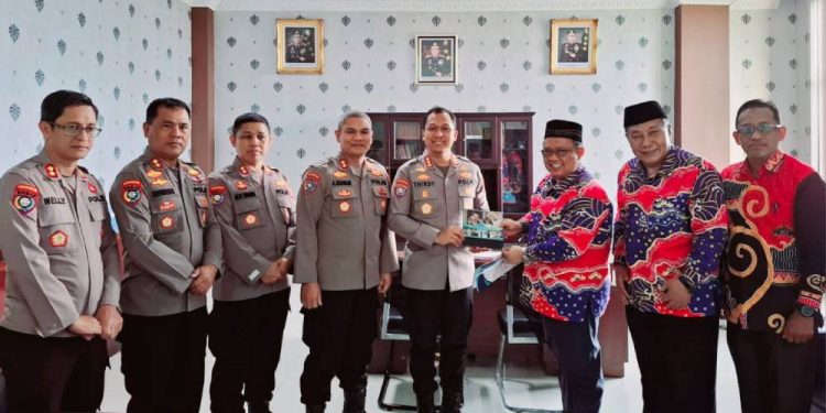 DPW LDII Lampung bersilaturahim dengan Direktur Pembinaan Masyarakat (Dirbinmas) Polda Lampung, Kombes Pol V Thirdy Hadmiarso. Foto: LINES.