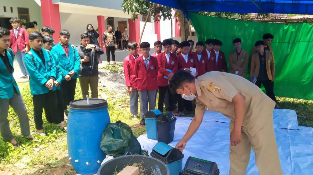 LDII Wonogiri menggelar workshop bertajuk "Merawat Bumi dengan Bangkit Mandiri Mengelola Sampah untuk Ponpes yang Bersih dan Sehat". Foto: LINES.