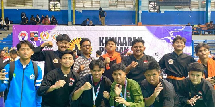 Pesilat Persinas ASAD yang juga siswa Shulton Aulia Bording School (SABS) mengikuti Kompetisi Latih Tanding Pencak Silat. Foto: LINES.