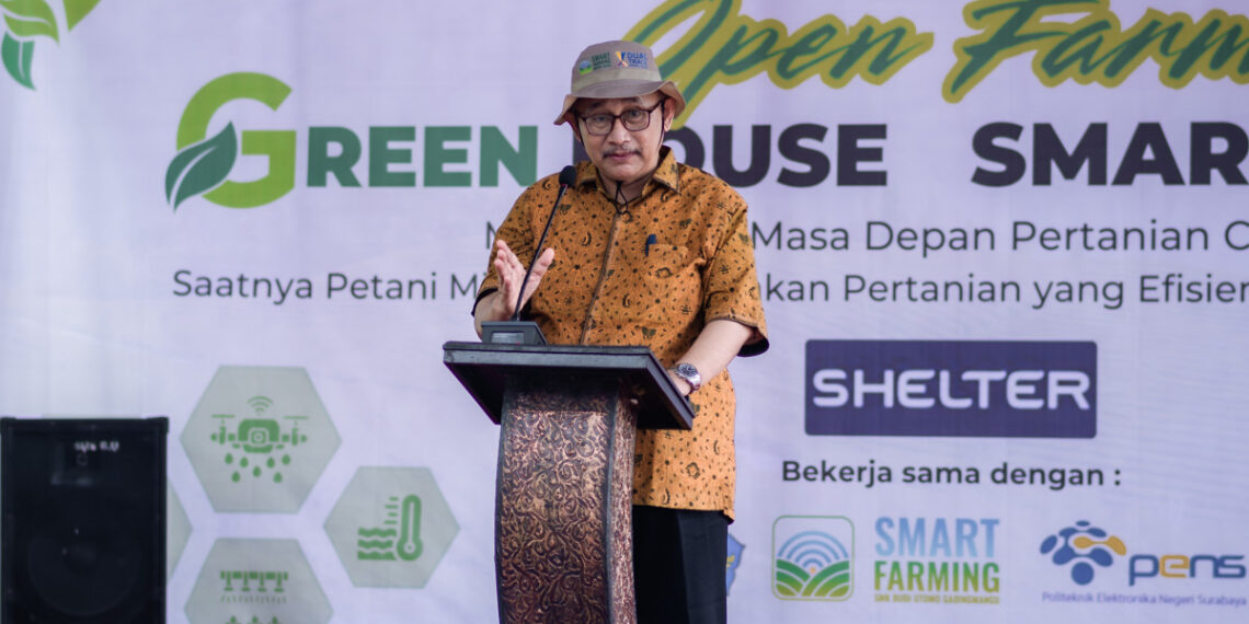 Ketua Umum DPP LDII KH Chriswanto Santoso meresmikan green house berbasis smart farming di SMK Budi Utomo, Jombang, Jawa Timur, pada Rabu (5/2). Foto: LINES