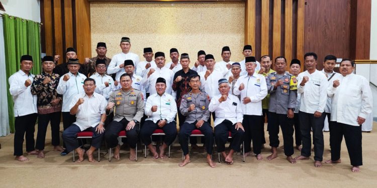 Kapolres Karanganyar, AKBP Hadi Kristanto mengunjungi kantor DPD LDII Karanganyar di Kompleks Attaqwa, Tasikmadu, pada Rabu, (29/1). Foto: LINES