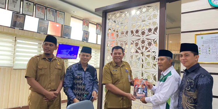 DPD LDII Indragiri Hulu (Inhu) silaturahim dengan Plh Sekretaris Daerah (Sekda) Inhu, Atan, di Kantor Bupati, Inhu, Riau, pada Selasa (21/1). Foto: LINES