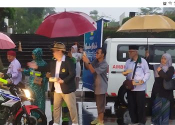 Guyuran Hujan Tak Hentikan LDII Jabar Tebar 50.000 Takjil Gratis se-Jawa Barat