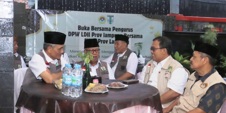 Forum Kerukunan Umat Beragama (FKUB) Provinsi Lampung bersama DPW LDII Lampung menghelat “Buka Puasa Bersama”. Foto: LINES.