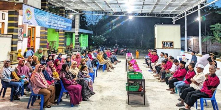 PAC LDII Troketon menggelar acara buka puasa bersama untuk mempererat silaturahim dengan warga sekitar. Foto: LINES.
