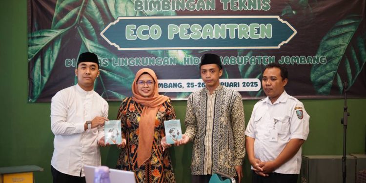 Dinas Lingkungan Hidup (DLH) Kabupaten Jombang menggelar acara "Bimbingan Teknis Ecopesantren". Foto: LINES.