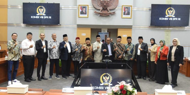 DPP LDII mengikuti RDPU Pengelolaan Dana Haji di Gedung DPR RI, Kamis (6/3). Foto: LINES.