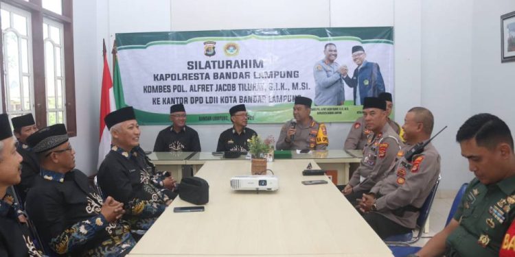 Kapolresta Bandar Lampung, Kombes Pol Alfret Jacob Tilukay, silaturahim ke Sekretariat DPD LDII Bandar Lampung. Foto: LINES.