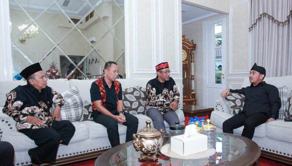 DPD LDII Kabupaten Bekasi silaturahim dan audiensi dengan Bupati Bekasi, Ade Kuswara Kunang. Foto: LINES.