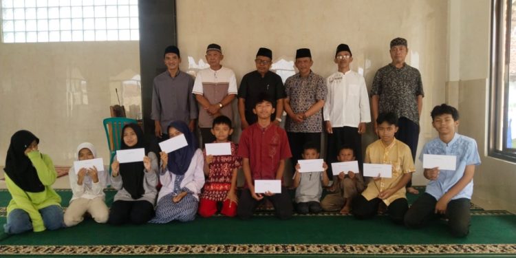 LDII Kabupaten Garut menggelar kegiatan santunan anak yatim. Foto: LINES.
