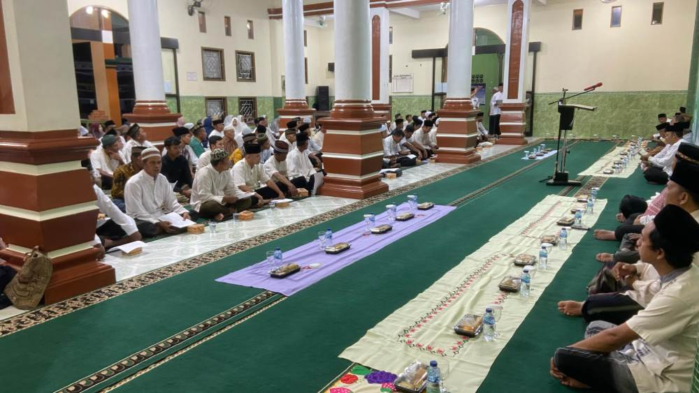 DPW LDII Lampung menghelat “Itikaf Bersama dan Santunan bagi Guru Ngaji, Anak Yatim dan Duafa”. Foto: LINES.