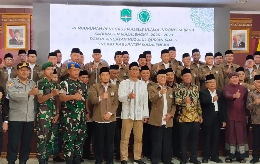 Ketua DPD LDII Kabupaten Majalengka, Atje Kusnadi menghadiri acara pengukuhan pengurus Majelis Ulama Indonesia (MUI) Kabupaten Majalengka. Foto: LINES.