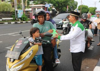 DPW LDII Maluku Utara Bagikan Takjil Gratis Bagi Masyarakat Kota Ternate